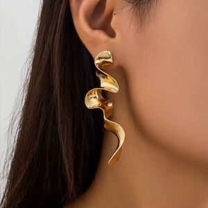 Gold Geometric Earrings Wavy Ribbon Crumpled Molten Metal Statement D05